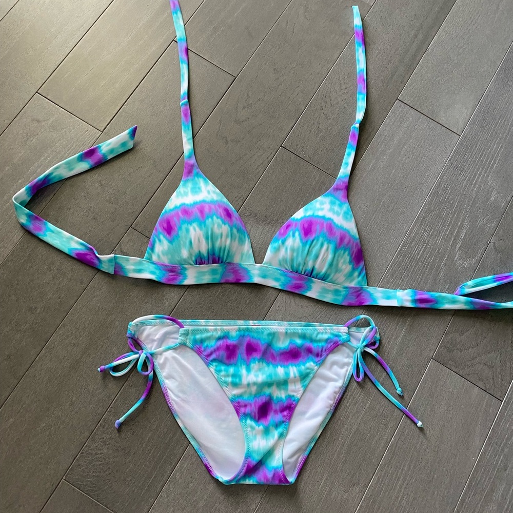 VICTORIA’S SECRET - Large/Medium Vibrant Tie-Dye Bikini